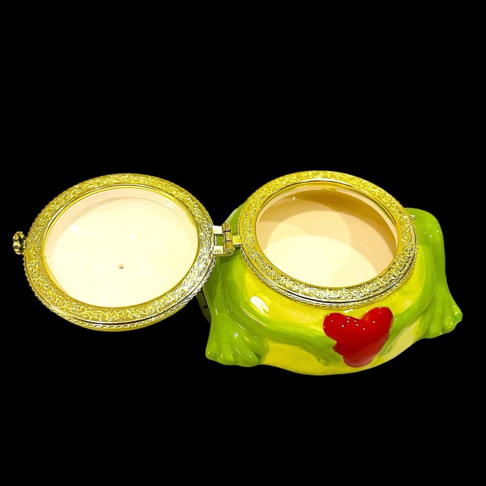 Kissing Frog Prince Hinged Ceramic Trinket Box - Picture 5 of 6
